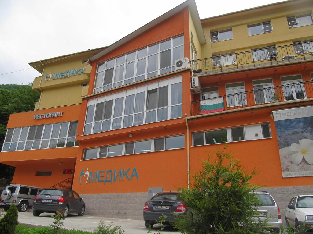 Balneo Comlex Medica Narechen Hotel Narechenski Bani Bagian luar foto